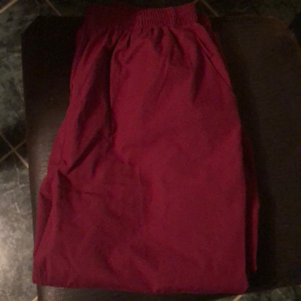 Scrub pants maroon
